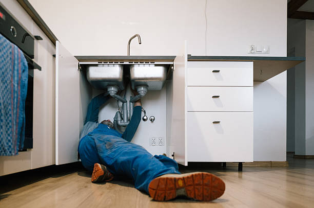 Professional Plumbing technician working in Winthrop, IA